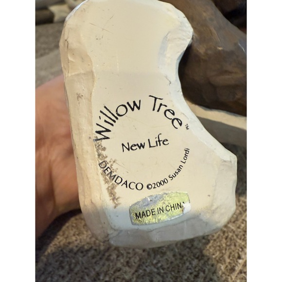 Willow Tree® by Susan Lordi 26029 NEW LIFE Mother, Father & Baby Resin Figurine - Picture 3 of 4